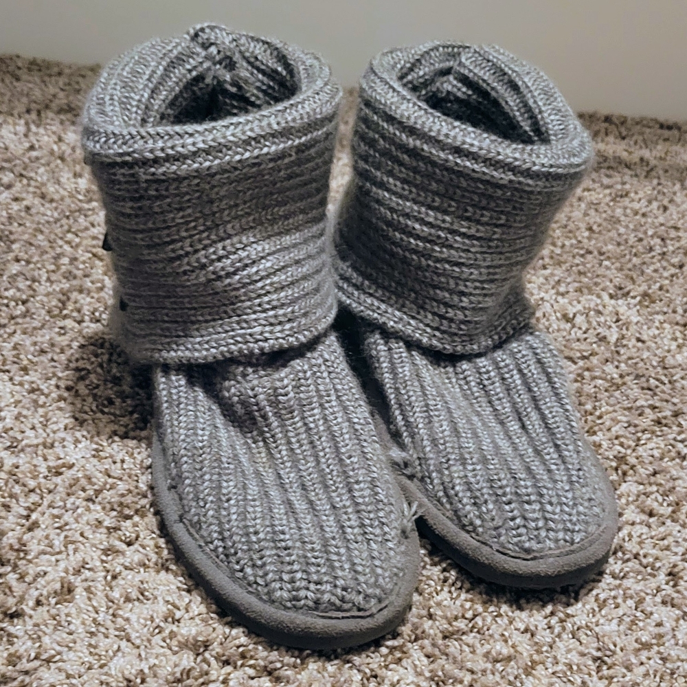 BearPaw Women's Gray Knit Boots